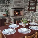 Os Pineiros Vacacional 度假居 *