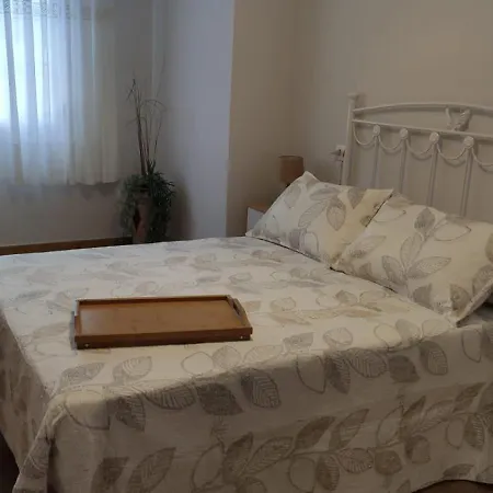 Os Pineiros Vacacional בית נופש